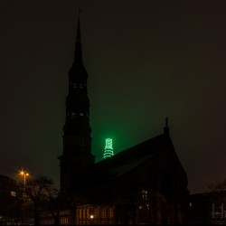 Aktionstag gegen die Todesstrafe „Cities for Life – Städte für das Leben“ 2015 in Hamburg - Mahnmal St. Nikolai